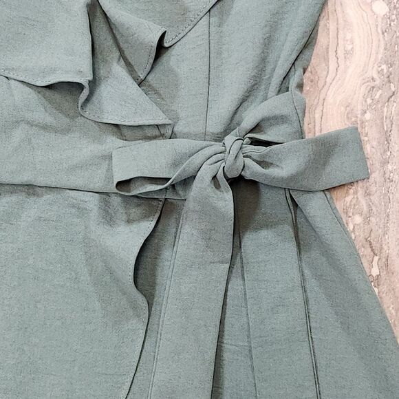 🍑She & Sky Sage Green Flouncy Belted Romper Medium - Picture 8 of 12